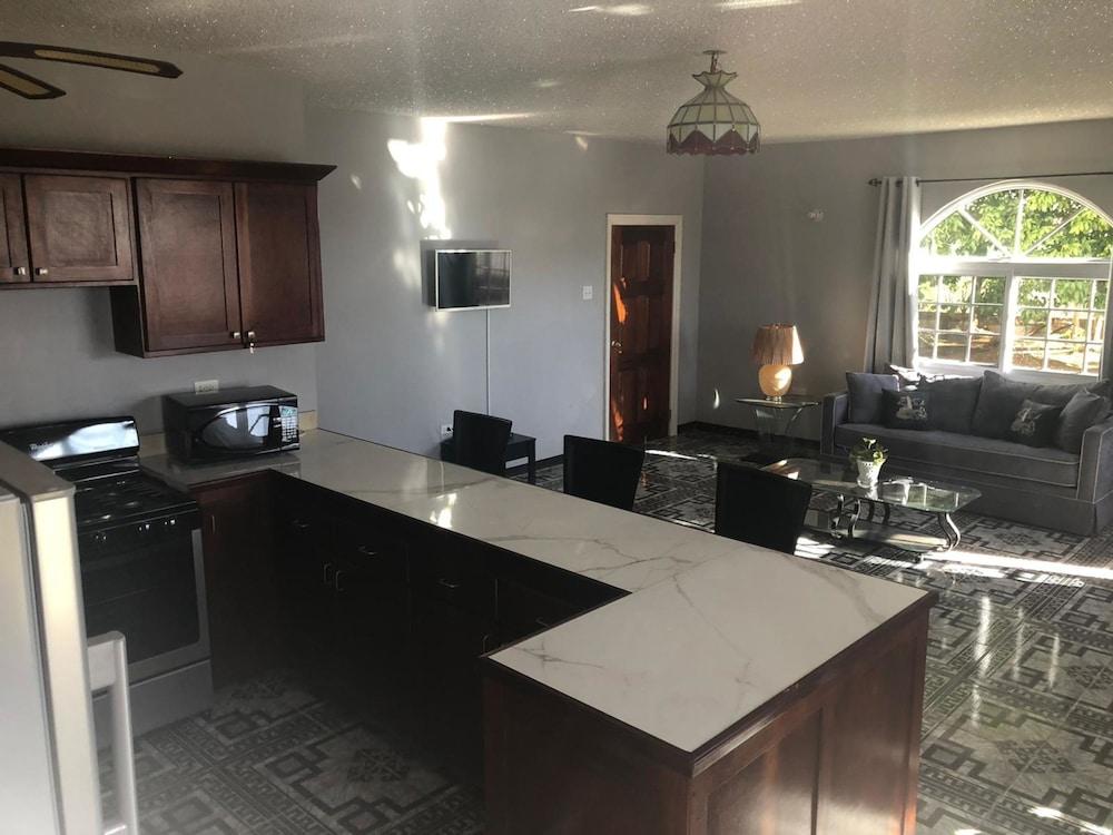 Retreat Comfortable Apartments