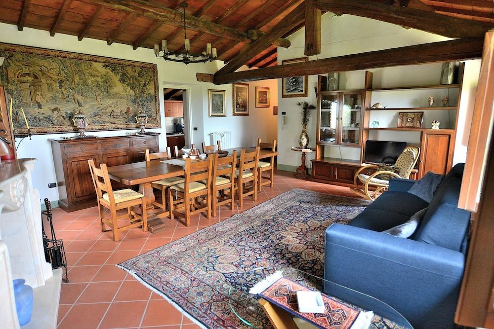 The Groom Home With Pool