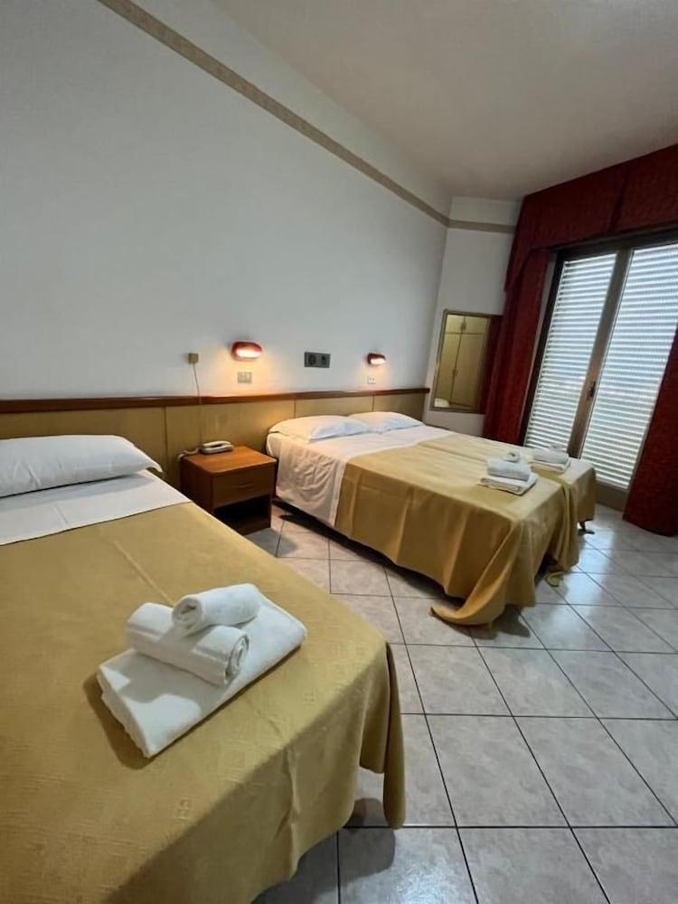 Hotel Columbia Frontemare