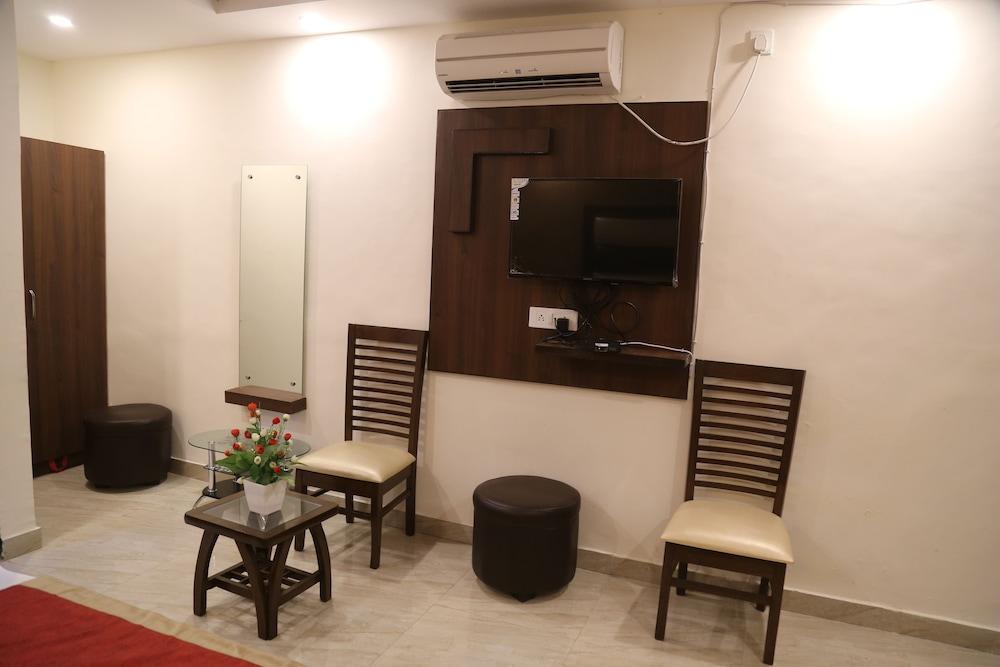 Mona Regency Hotel and Banquet