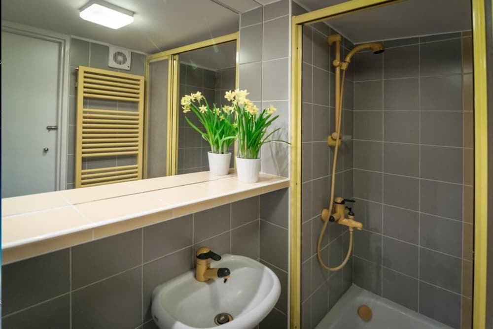 Elite Apartments by the Beach