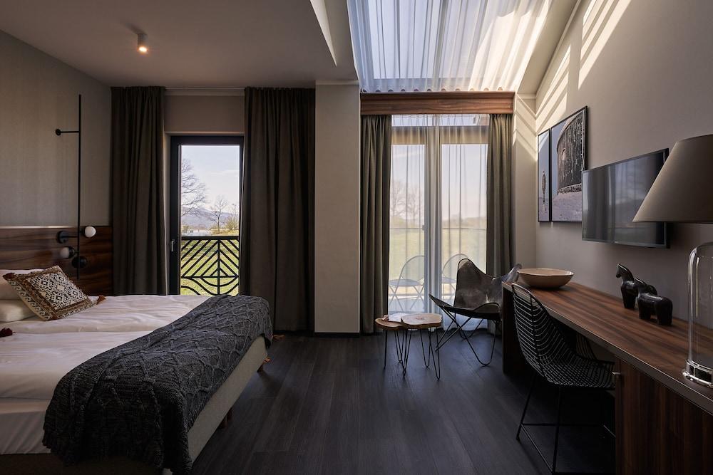 Lake Hill Resort & Spa