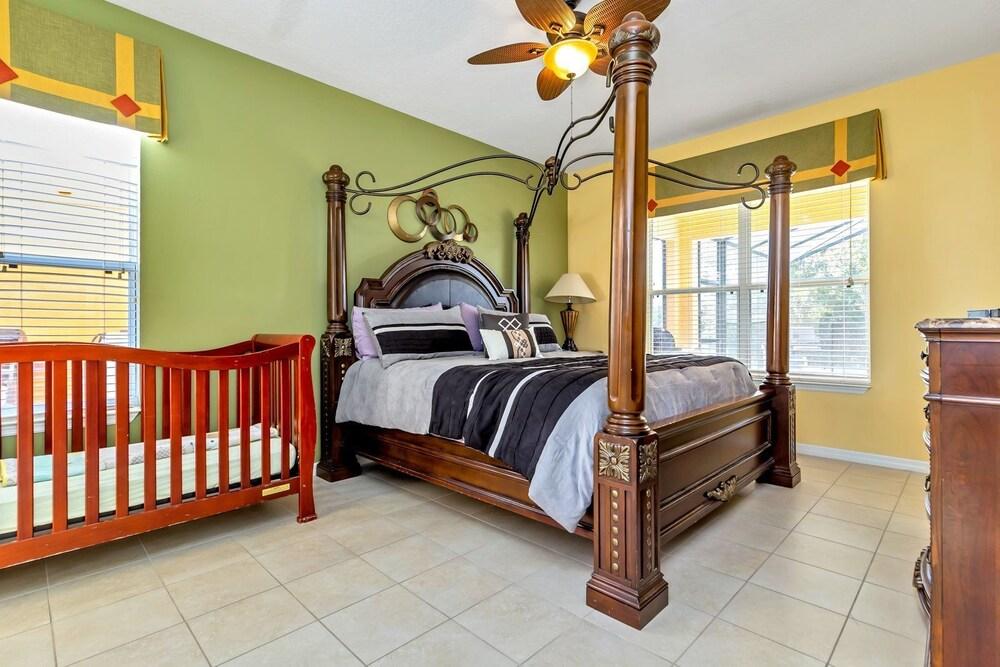 6 Br Pool Home with Spa and Game Room