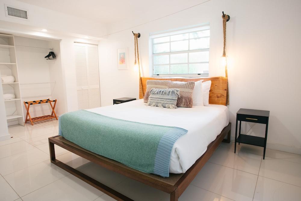 Miami River Inn By Renzzi