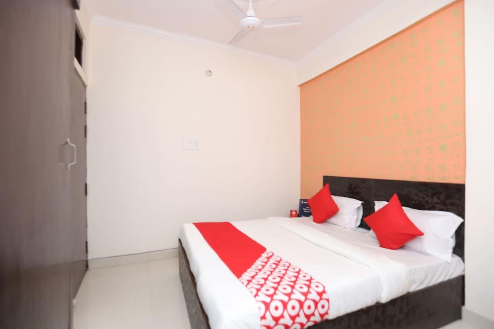 OYO 19894 Hotel MA Residency