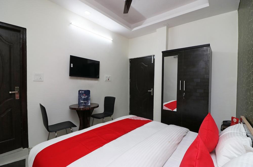 OYO 22605 Hotel Redstone