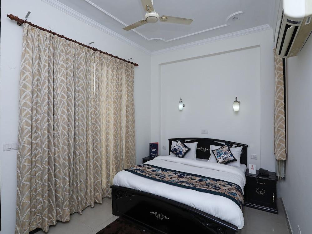 OYO 15130 Cape Jasmine Regency