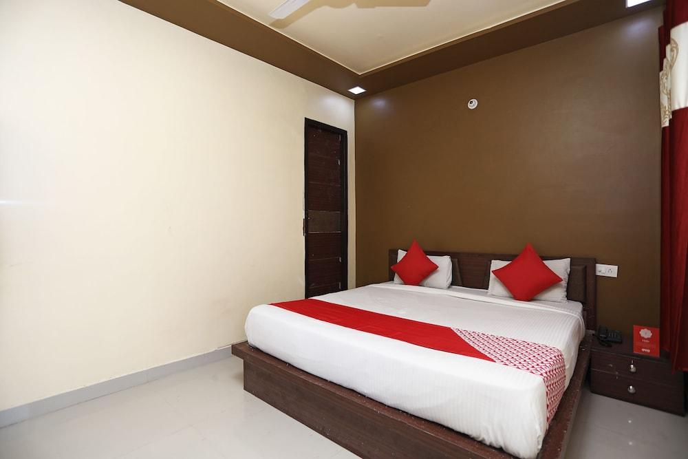 OYO 18346 Glorify Stay2