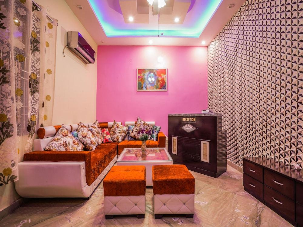 OYO 24743 Janak Residency