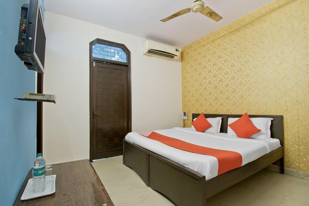 OYO 24376 Merriment Residency