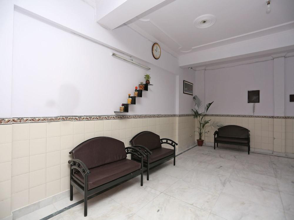 OYO 19898 Royal Paradise