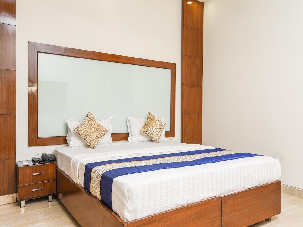 OYO 15408 Home Feeling Accomdation