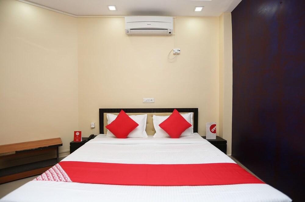 OYO 22665 Hotel Dev Shree
