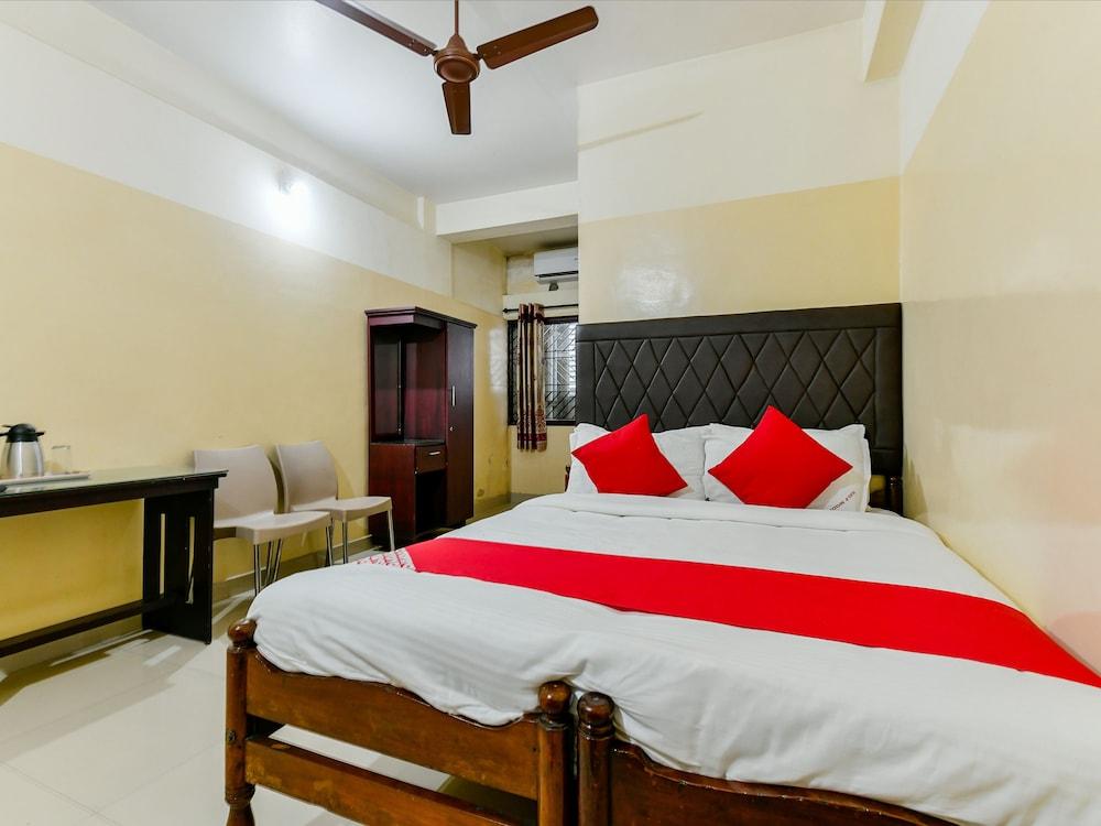 OYO 23115 Hotel Saravana