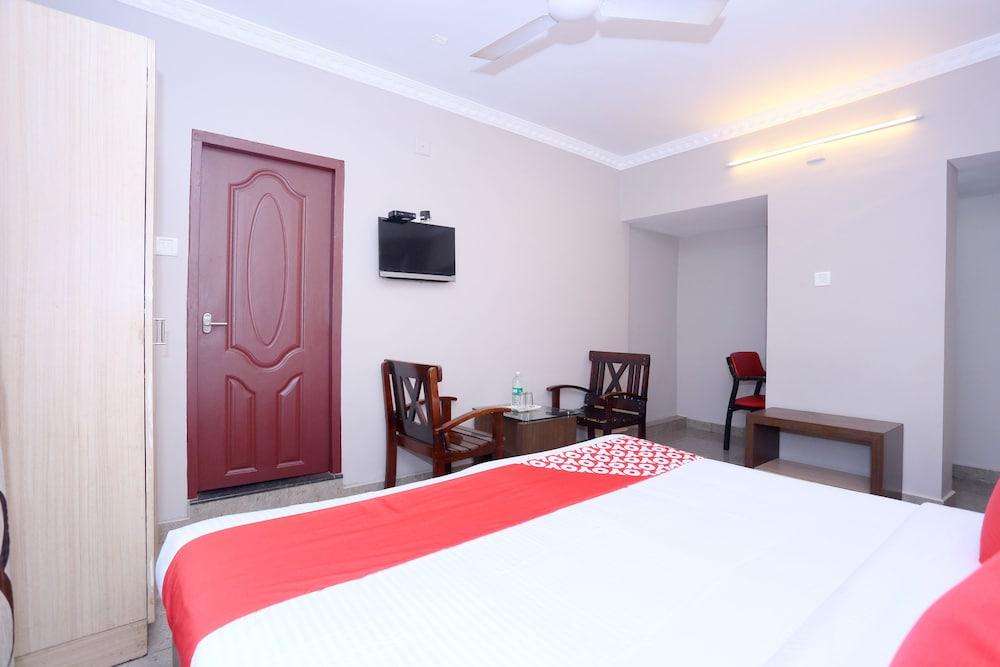 OYO 23116 Gino Tourist Home