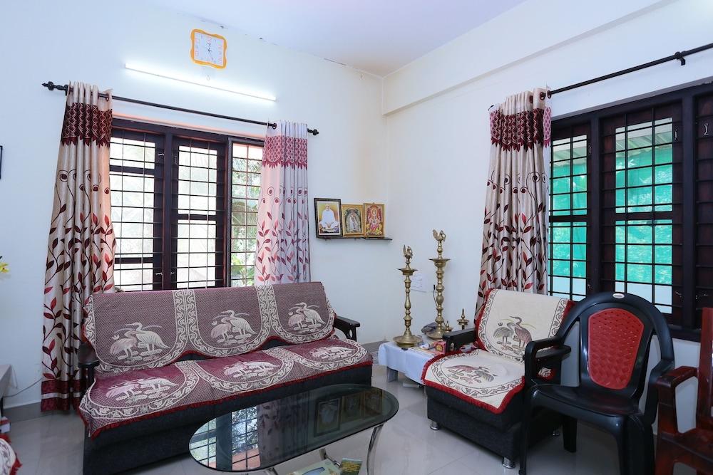 OYO 24129 Panackal Inn