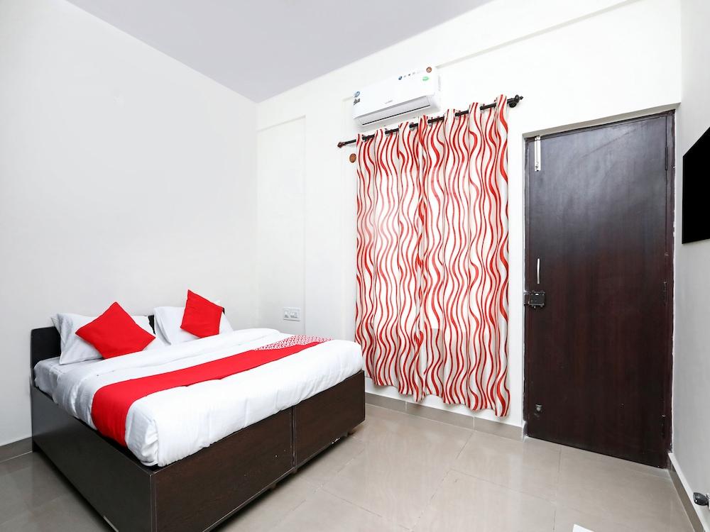 OYO 24948 Golden Sands