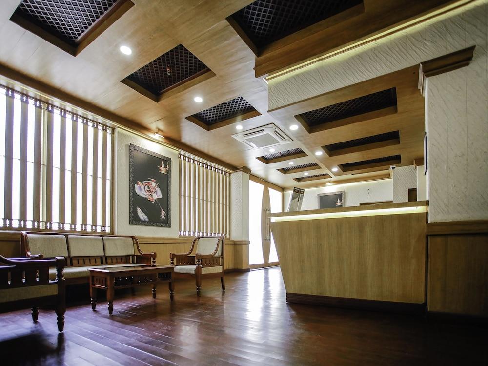 OYO 26692 Alankar Elite Inns