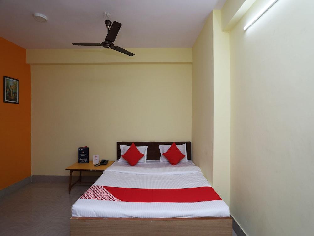 OYO 28349 Eshan Guest House