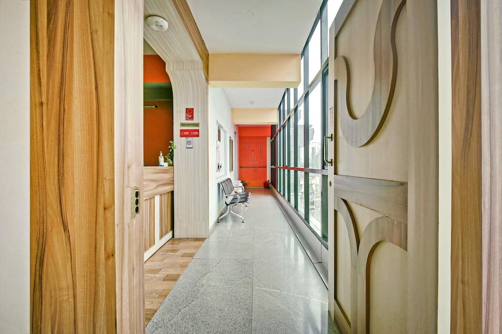 OYO 15392 Sri Sai Guru Comforts