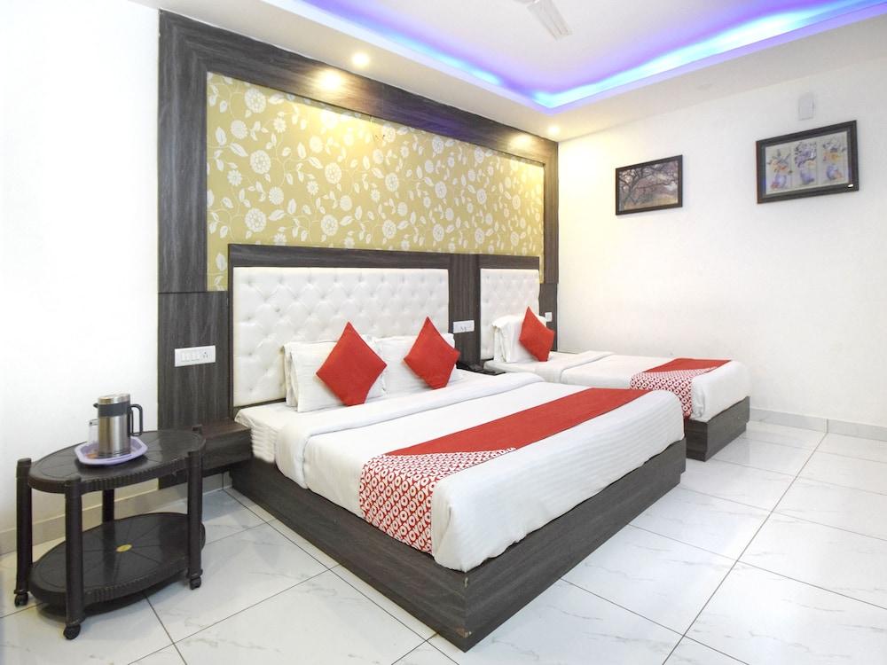 OYO 16629 Hotel Jp International