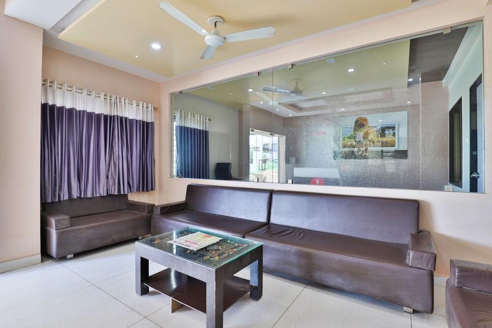 OYO 18807 Vrajbhoomi