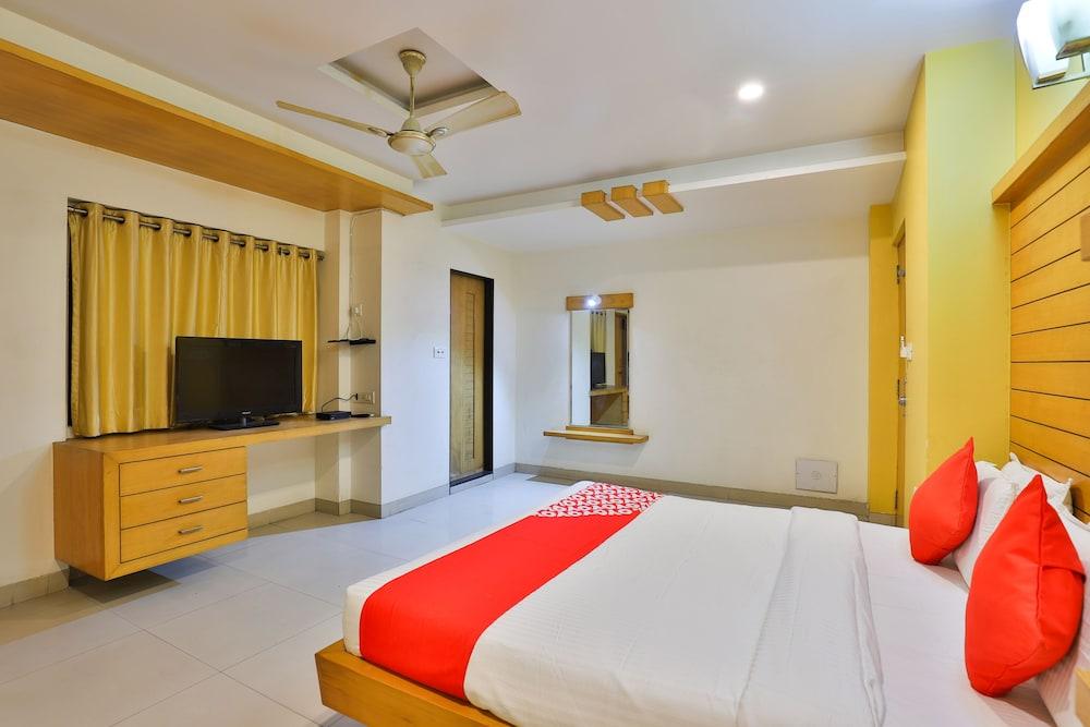 OYO 22419 Hotel Summit