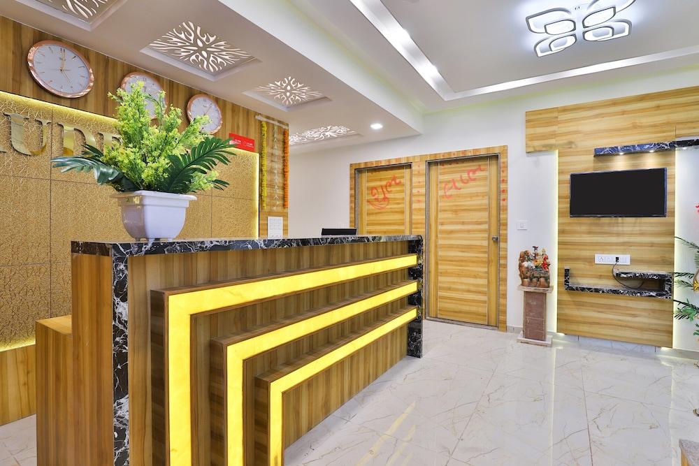 OYO 24444 Hotel Rudrax