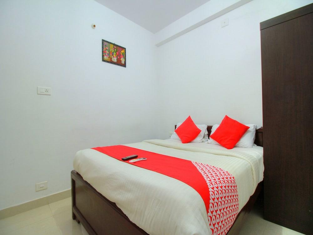 OYO 15478 Lalana Residency