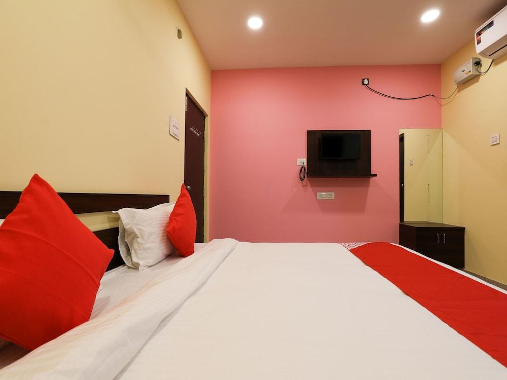 OYO 13569 Virat Residency