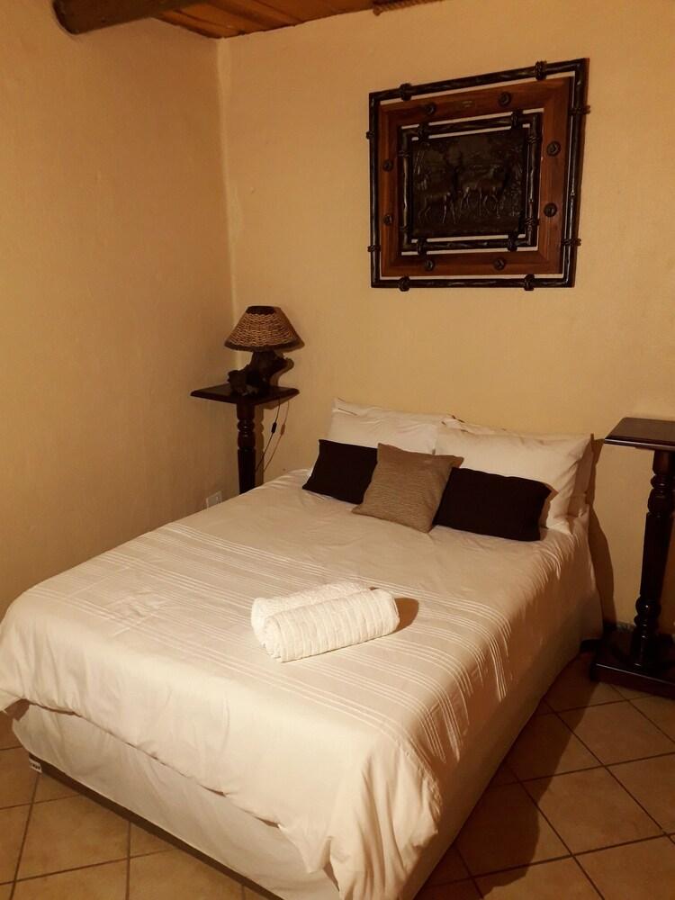 African Explorer Private Game Lodge