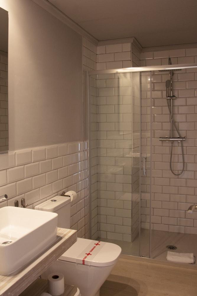 You & Co. Saler Beach Boutique Hotel