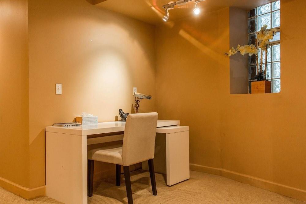 Safe Spacious Mansion Indowntown