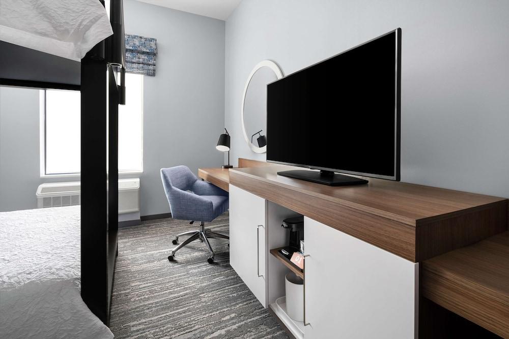 Hampton Inn & Suites Bridgeview Chicago