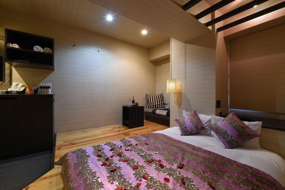 Hotel Frontier - Adults Only