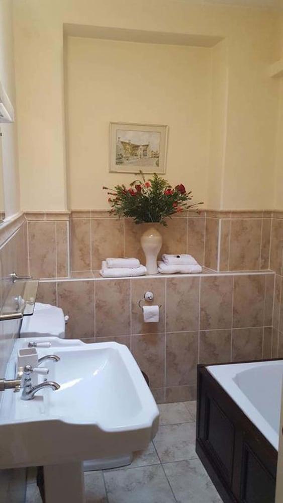 Courtmacsherry hotel