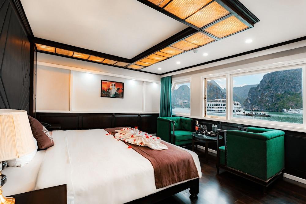 La Regina Royal Cruise