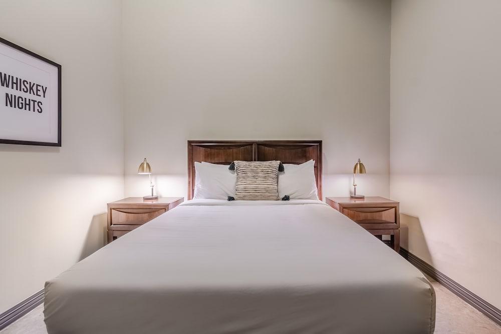 Abode Dallas - Downtown Convention Center