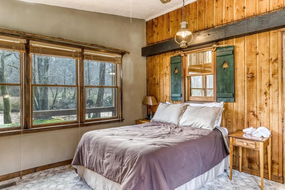 Toccoa River Retreat