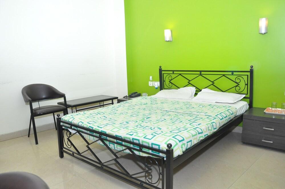 JK Rooms 123 Hotel OrangeLeaf