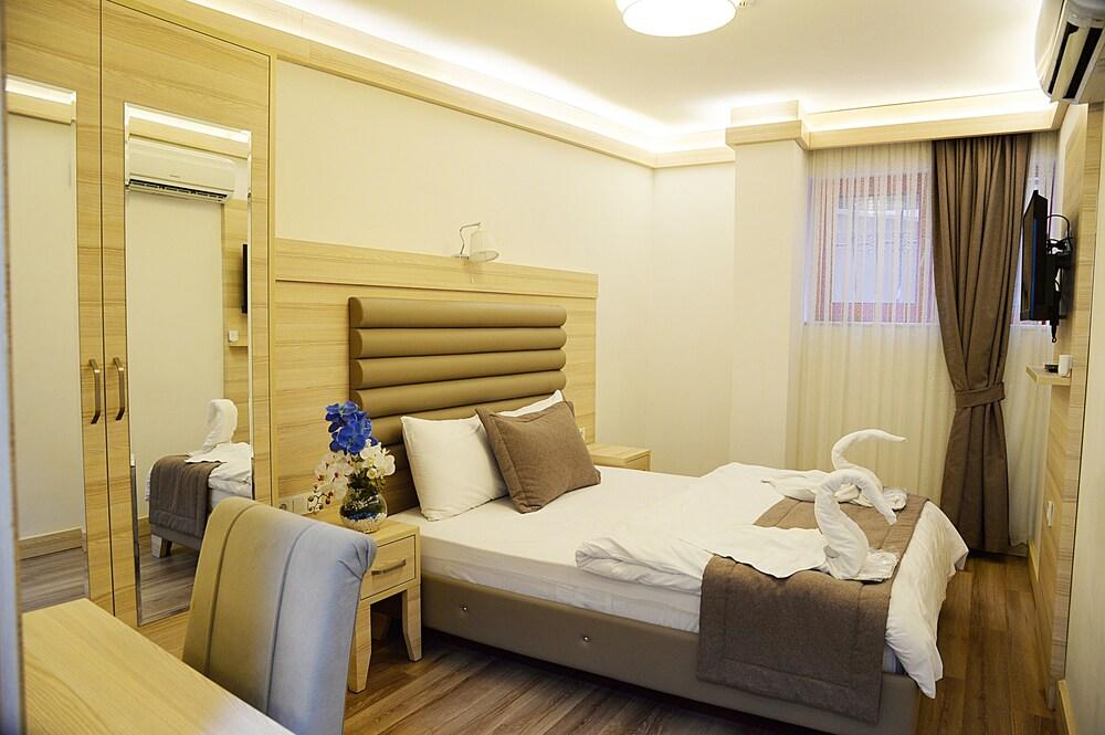 Park Royal Alkhaleej