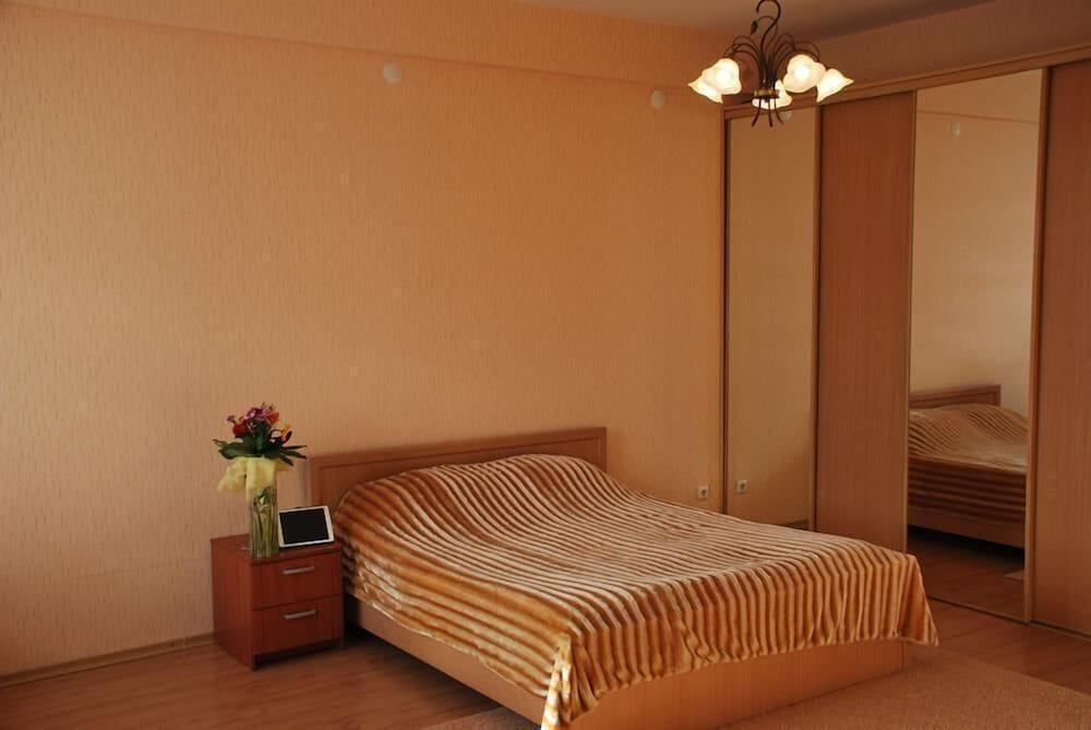 Apartment on Dalnevostochnaya 144