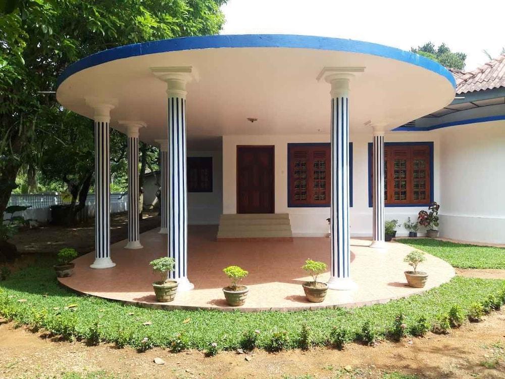 Contour Heritance Hotel- Delgoda Walawwa