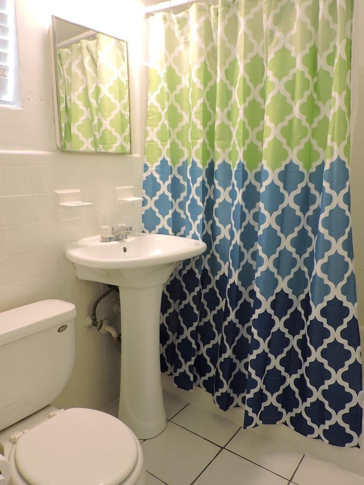 Southwinds Inn # 7 - One-bedroom