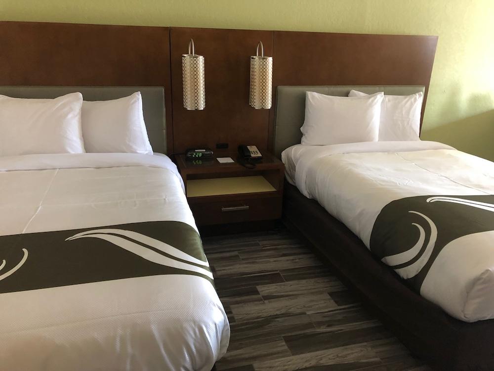 Quality Inn & Suites Downtown