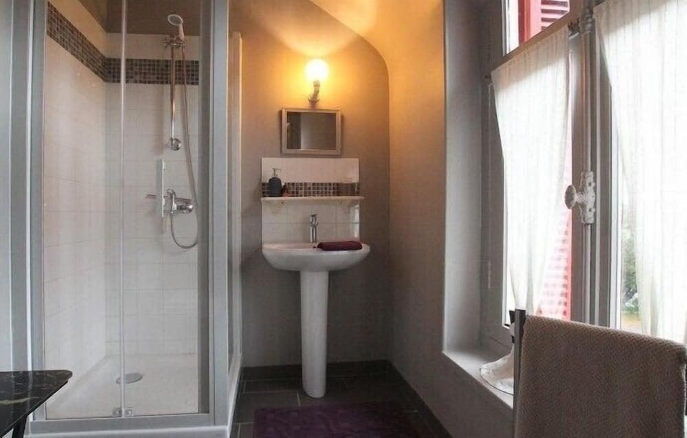 La Villa des Rosiers