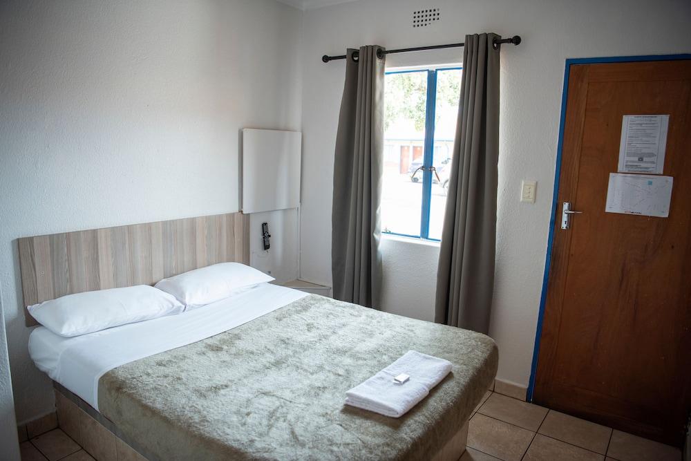 Ecomotel O.R Tambo Intl