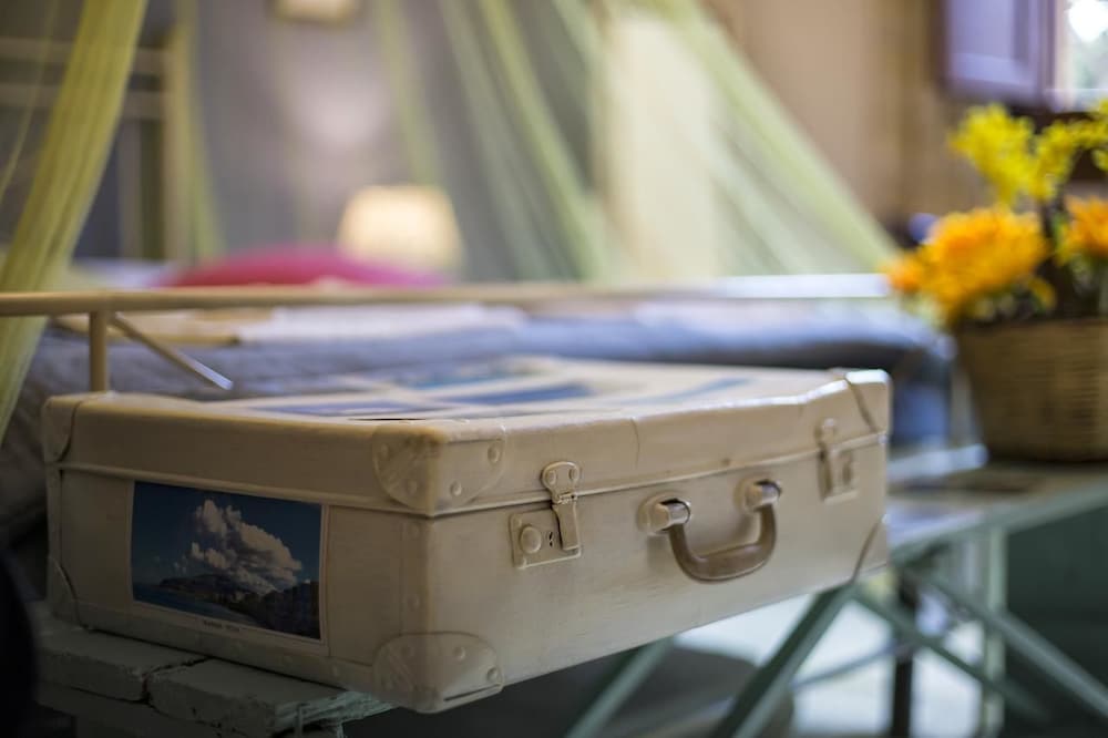 The Villa of Artists