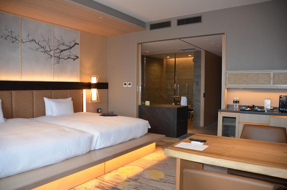 THE BLOSSOM HAKATA Premier