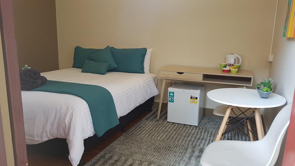 Courthouse Bar & Grill